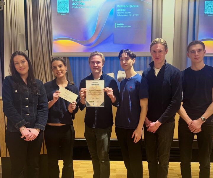 562F9E49-278A-47F6-835C-40158425991E